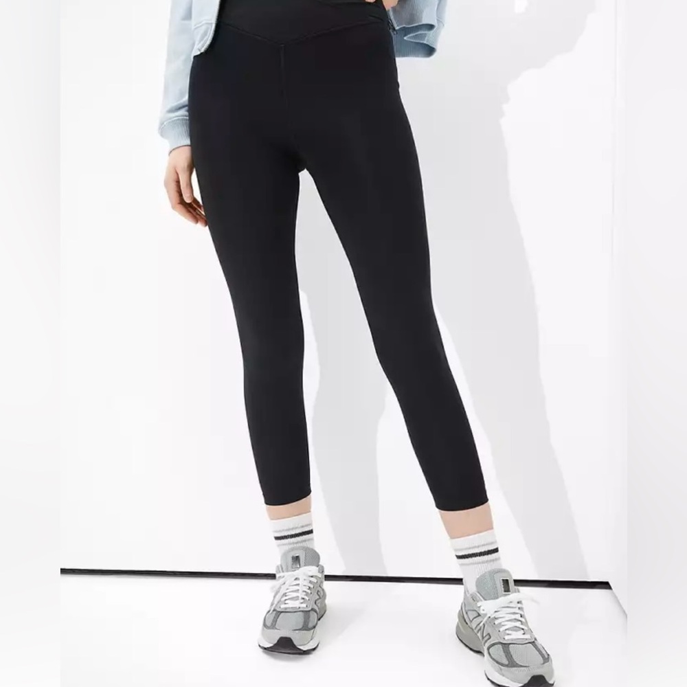 AMERICAN EAGLE LIGHTWEIGHT EVERYTHING LEGGINGS 7/8 LENGTH NWT IN BLACK